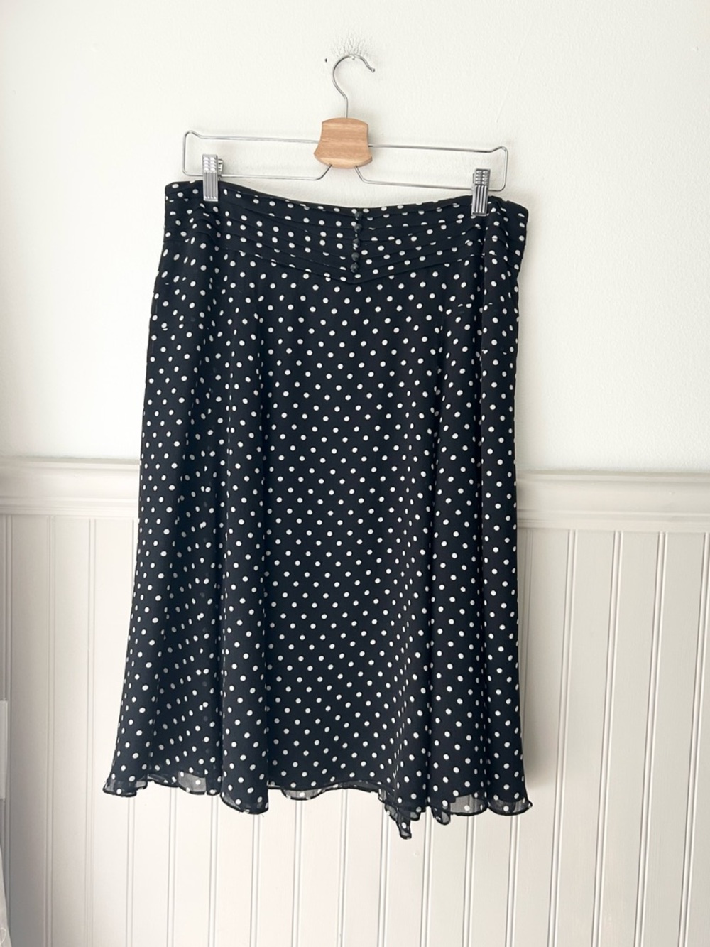 Nine West size 12 Black & White Polka Dot Midi Flowy 100% Silk  Skirt